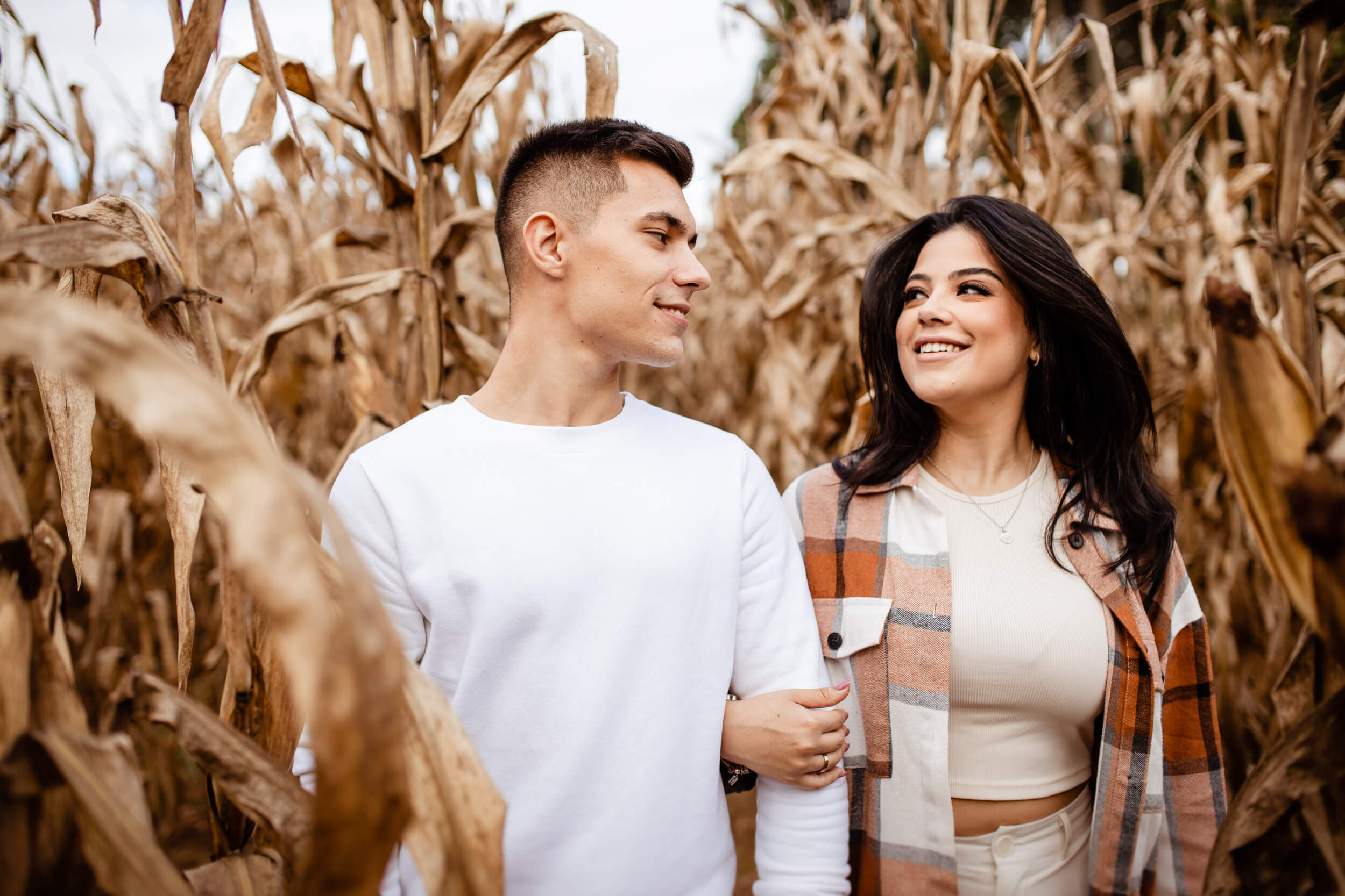 ensaio casal em plantação milho