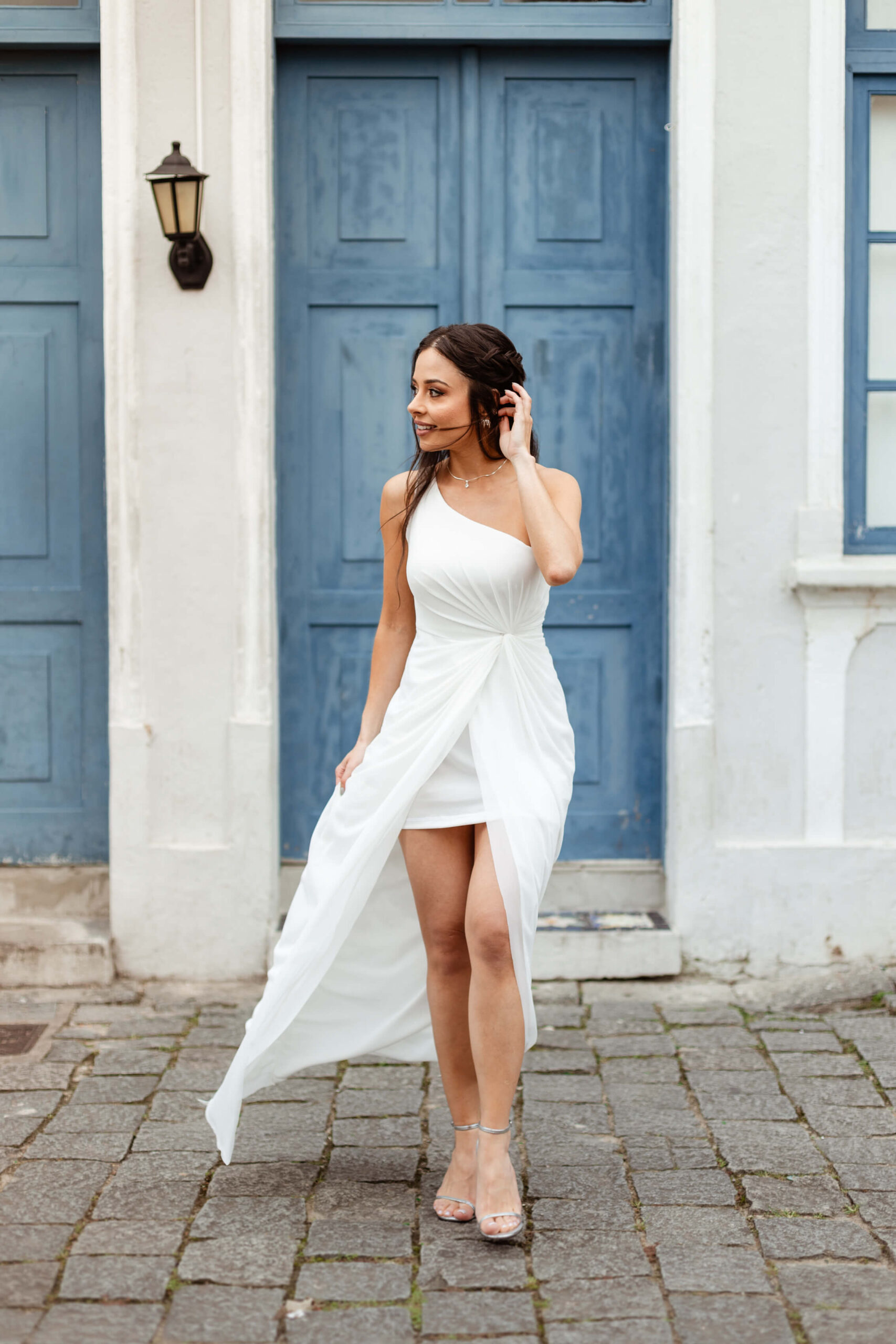 noiva civil com vestido minimalista